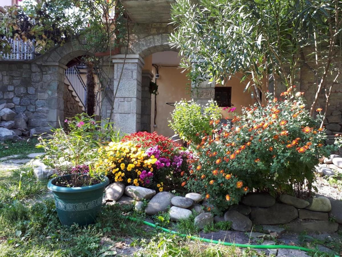 Old House Apartment With Garden Area มซเคทา ภายนอก รูปภาพ